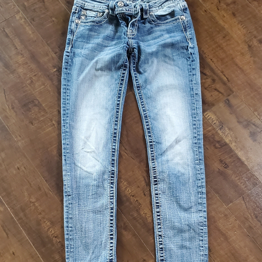 Miss Me Mid Rise Skinny Size 28 EUC Blue Women's Jeans with Cross Stitching - Picture 2 of 6
